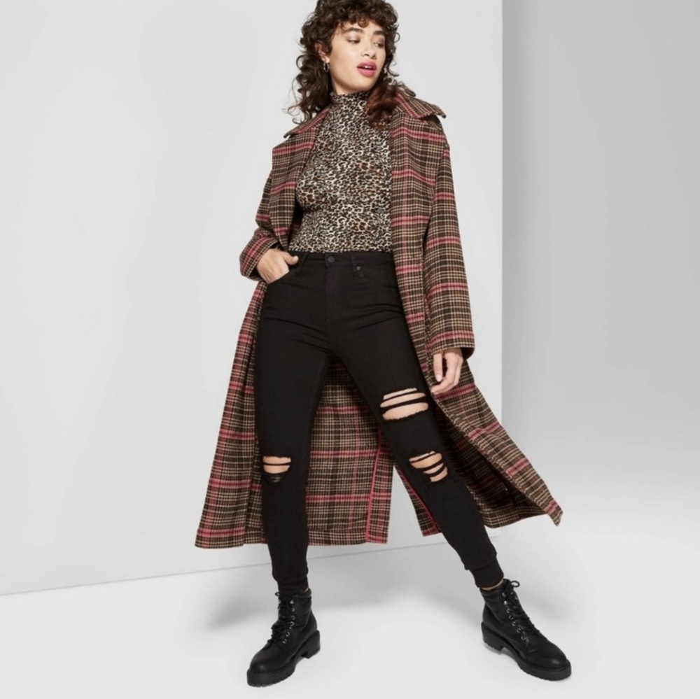 NWT Wild Fable Black Torn Front Jeans Super High Rise Skinny Size 4